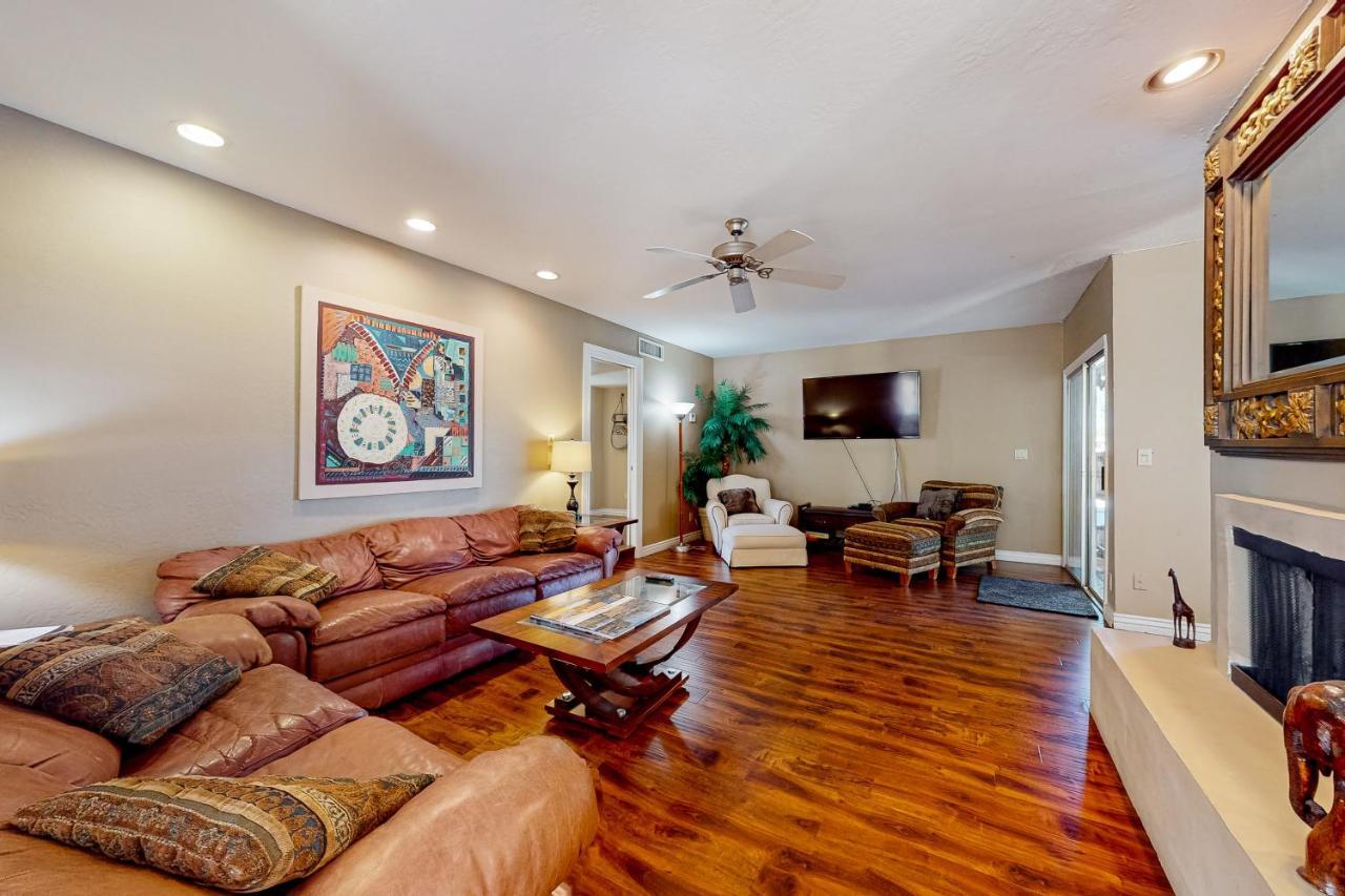 Pink Bloom Sanctuary Holiday home Scottsdale